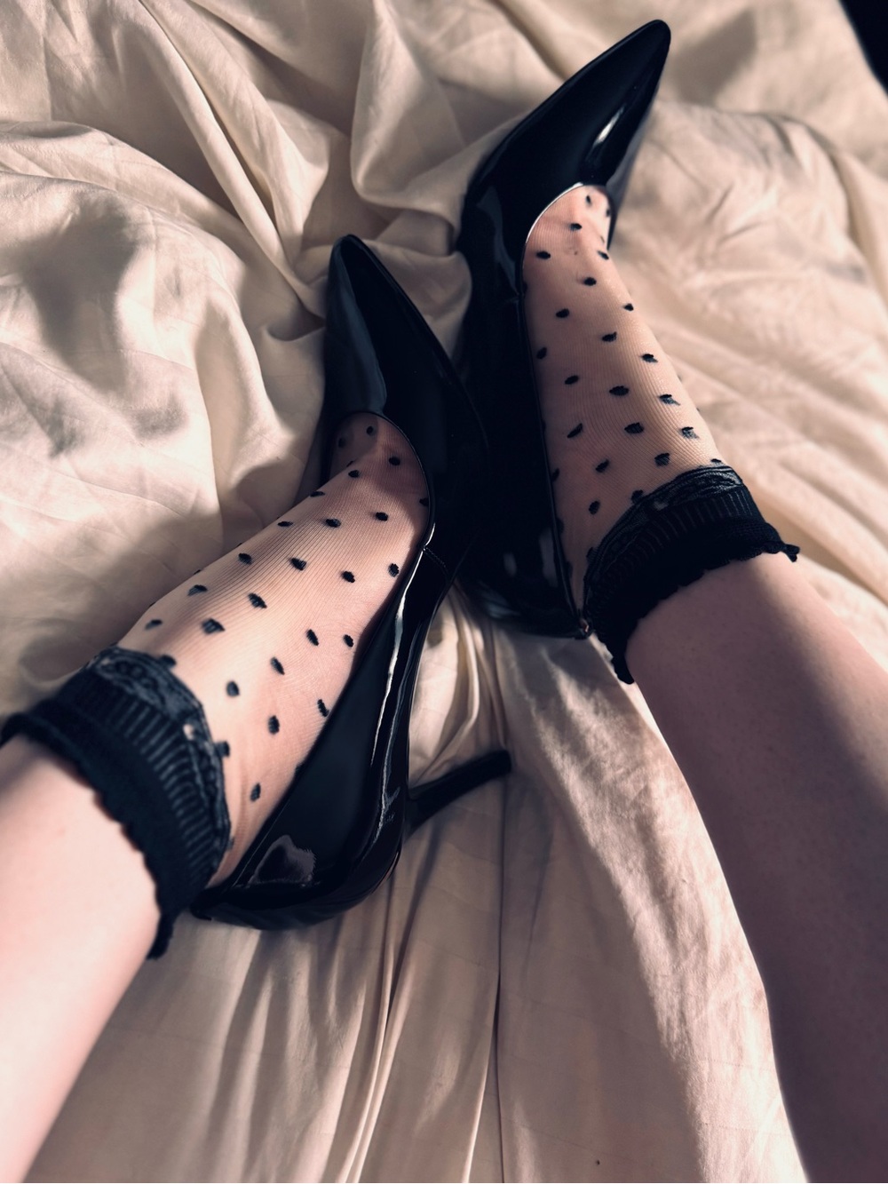 Sheer Polka Dot Anklet Socks - Black on Nude - Picture 3 of 11